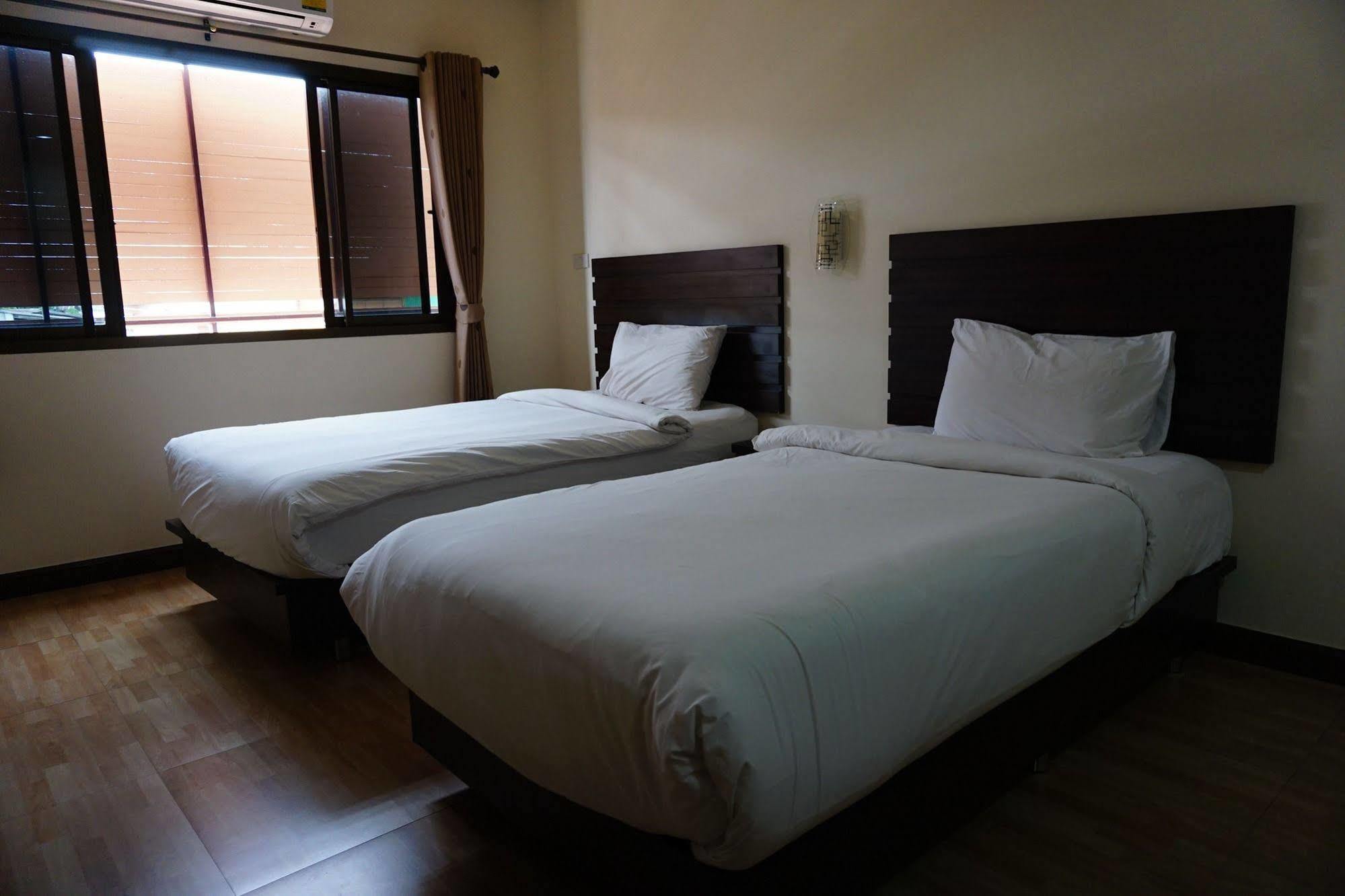 Ponburi Hotel Nan Eksteriør billede